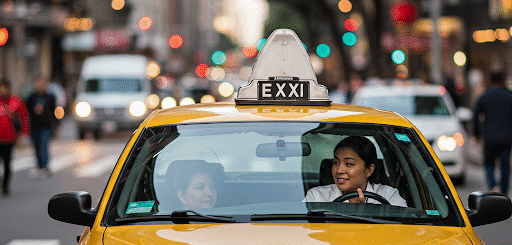 Taksi ir Pavežėjimo Paslaugos: Nuo Istorinių Karietų Iki Šiuolaikinių Programėlių