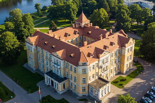 "Eglės sanatorija" Birštone: Jūsų sveikatos ir ramybės oazė Nemuno kilpų prieglobstyje