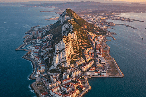 Gibraltaras: Tarp Europos ir Afrikos Stūksanti Istorijos ir Gamtos Tvirtovė