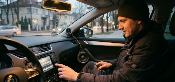 Garsas, kuris keičia kelionę: kaip susikurti tobulą audio sistemą automobilyje